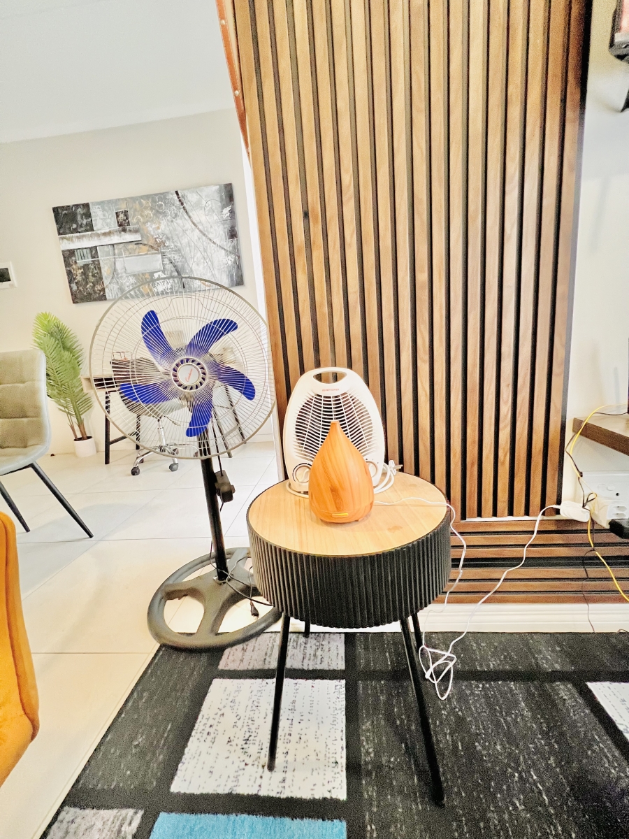 1 Bedroom Property for Sale in Carlswald Gauteng