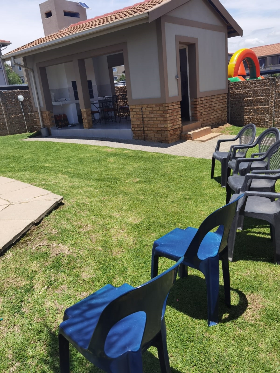 To Let 2 Bedroom Property for Rent in Carlswald Gauteng