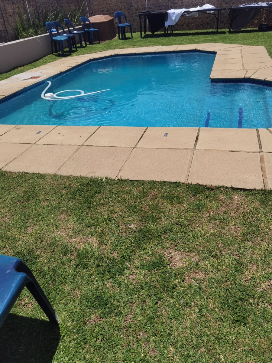 To Let 2 Bedroom Property for Rent in Carlswald Gauteng
