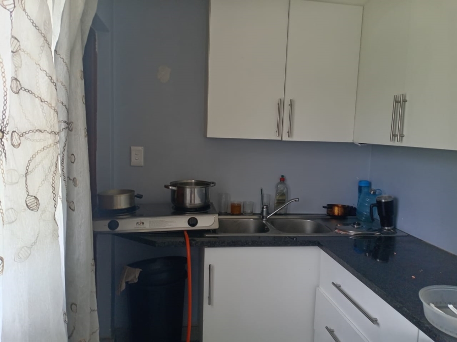 To Let 2 Bedroom Property for Rent in Glen Austin Gauteng