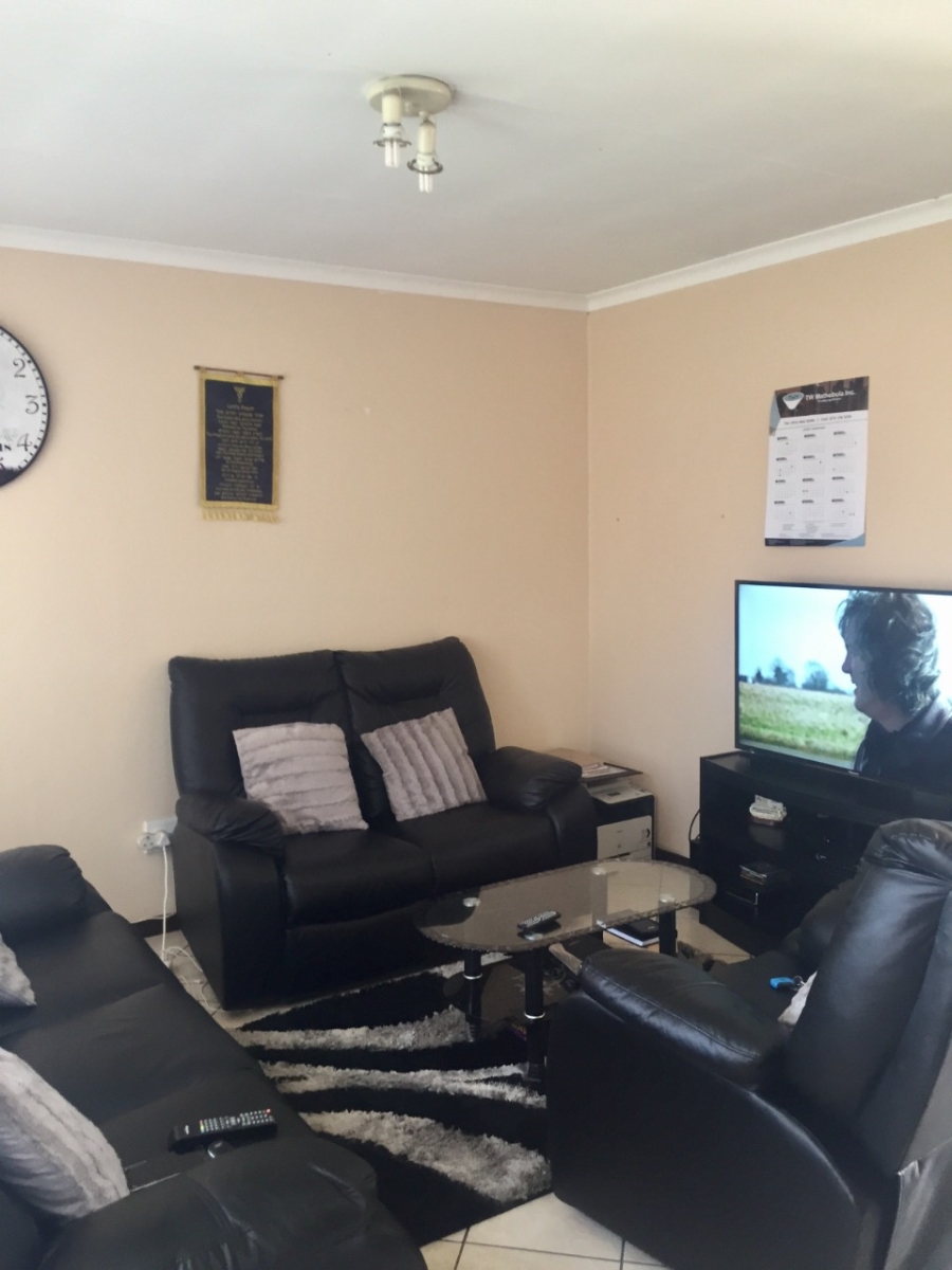 To Let 2 Bedroom Property for Rent in Noordwyk Gauteng