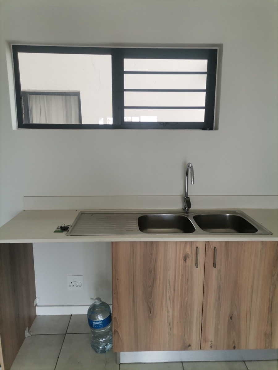 To Let 2 Bedroom Property for Rent in Witfield Gauteng