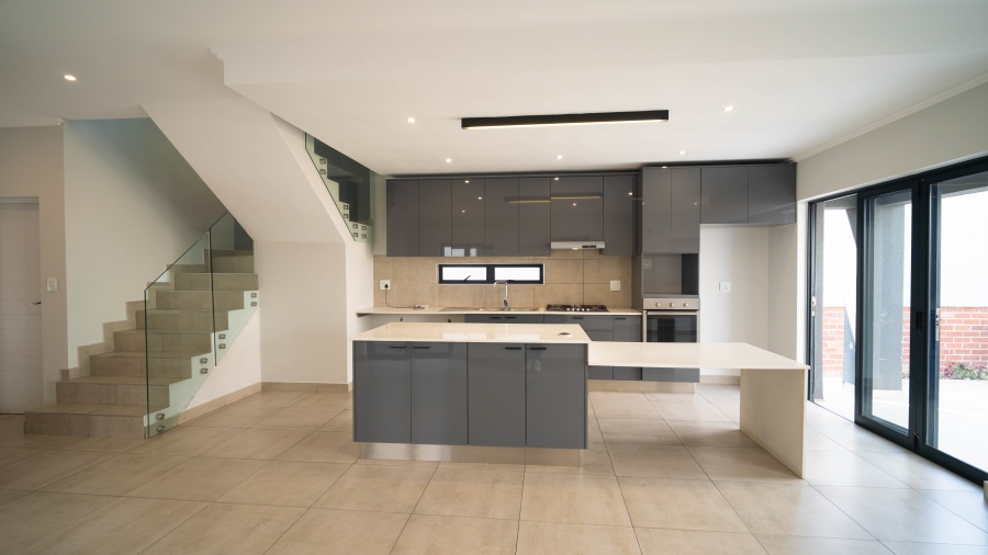 3 Bedroom Property for Sale in Hurlingham Gauteng