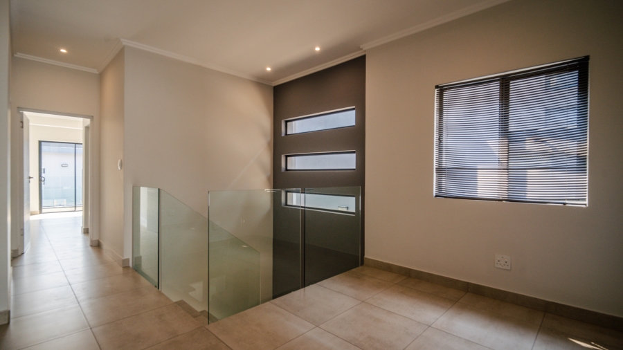 3 Bedroom Property for Sale in Hurlingham Gauteng