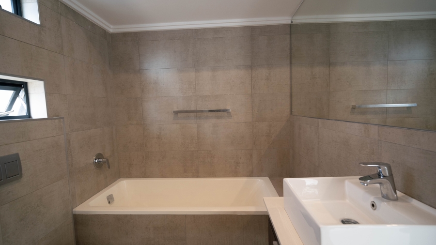 3 Bedroom Property for Sale in Hurlingham Gauteng