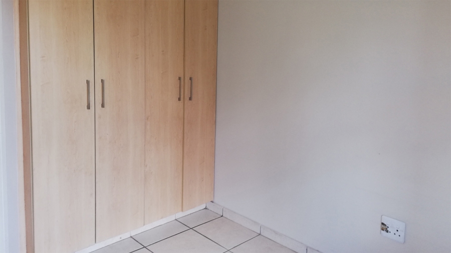 2 Bedroom Property for Sale in Lakefield Gauteng