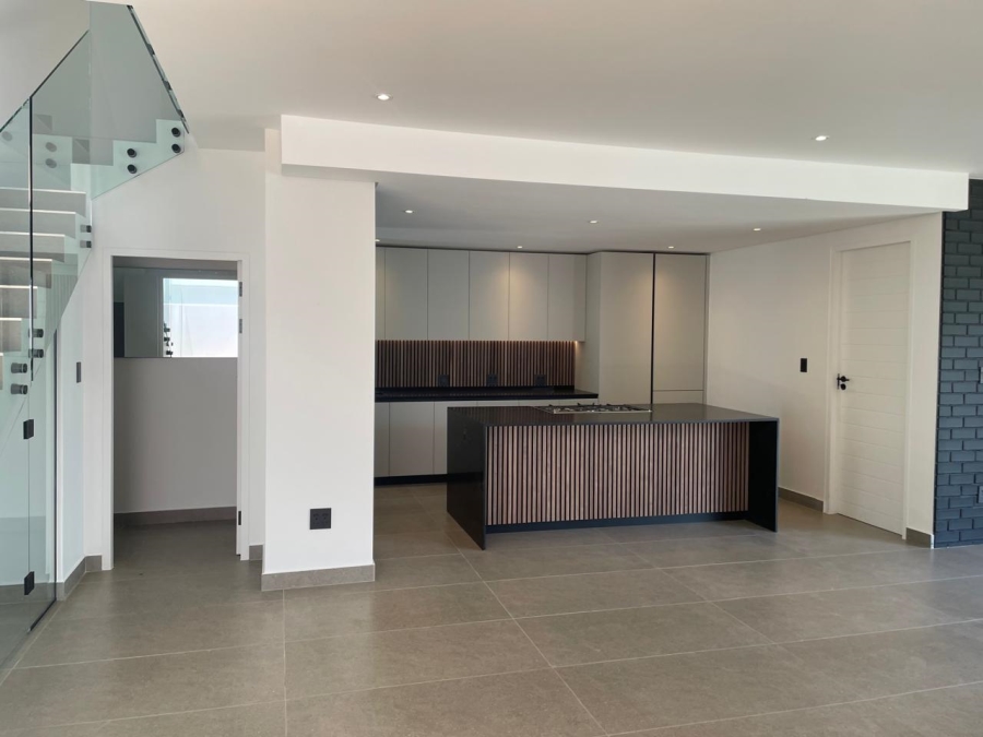 To Let 4 Bedroom Property for Rent in Bryanston Gauteng