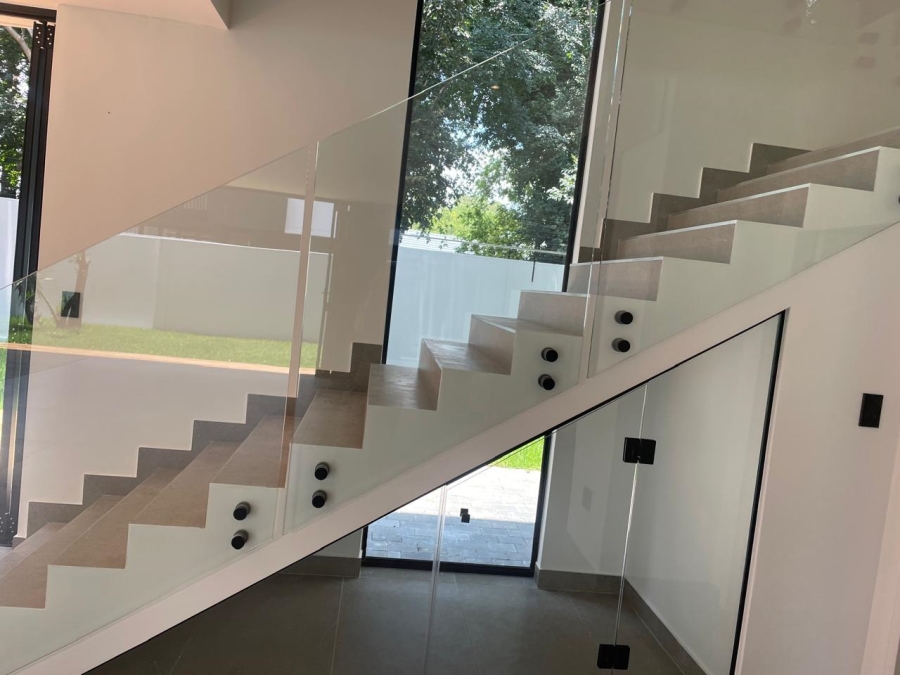 To Let 4 Bedroom Property for Rent in Bryanston Gauteng