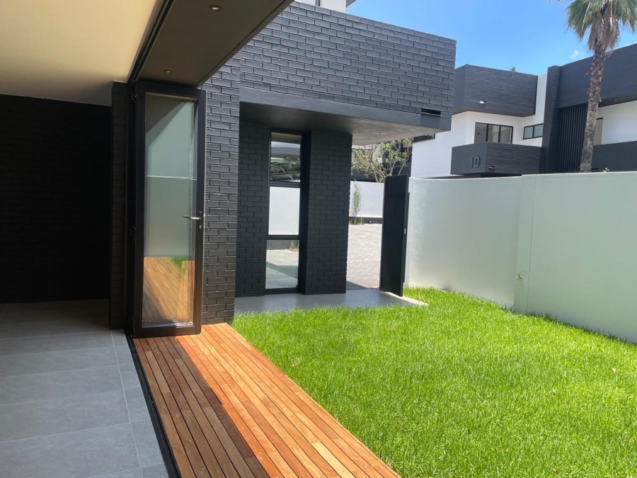 To Let 4 Bedroom Property for Rent in Bryanston Gauteng