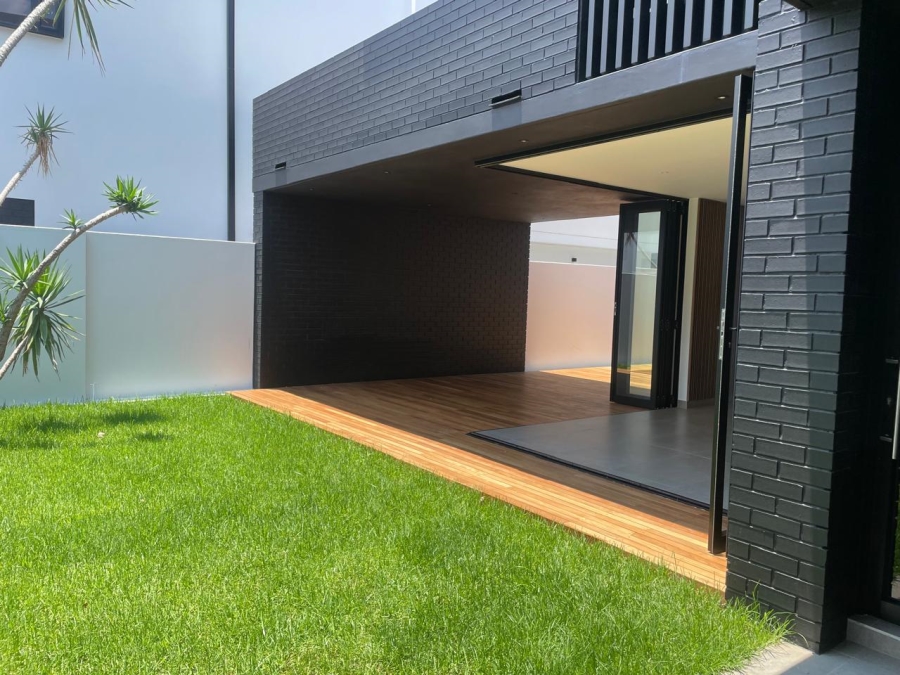 To Let 4 Bedroom Property for Rent in Bryanston Gauteng