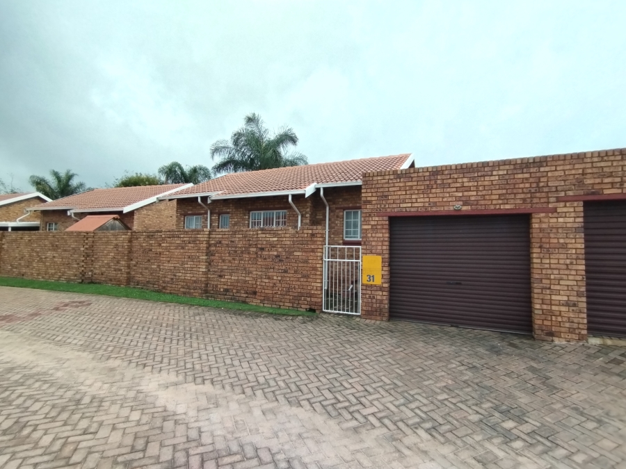 2 Bedroom Property for Sale in Farrarmere Gauteng