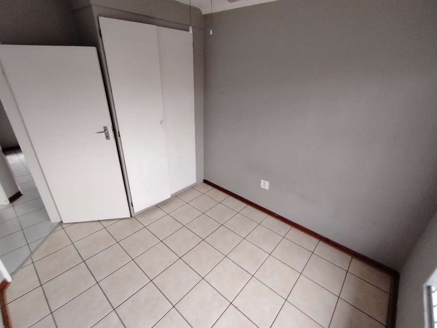 2 Bedroom Property for Sale in Farrarmere Gauteng