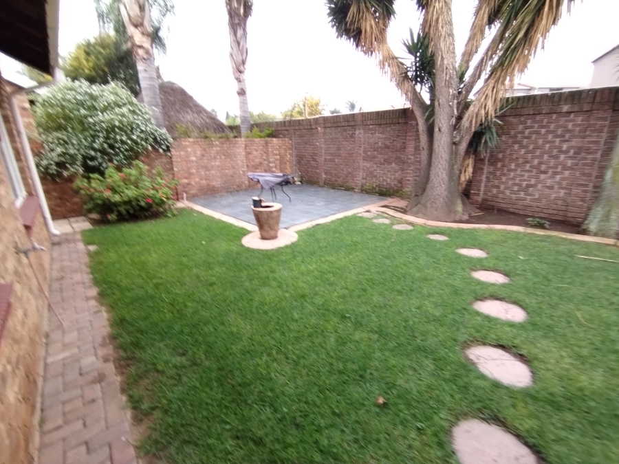 2 Bedroom Property for Sale in Farrarmere Gauteng