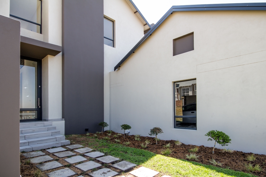 To Let 4 Bedroom Property for Rent in Waterfall Country Estate Gauteng