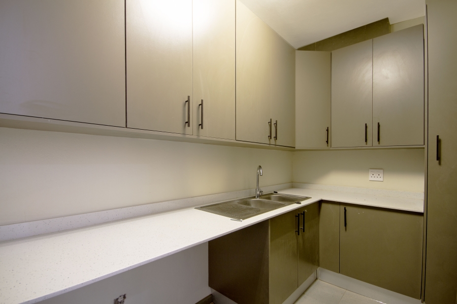 To Let 4 Bedroom Property for Rent in Waterfall Country Estate Gauteng