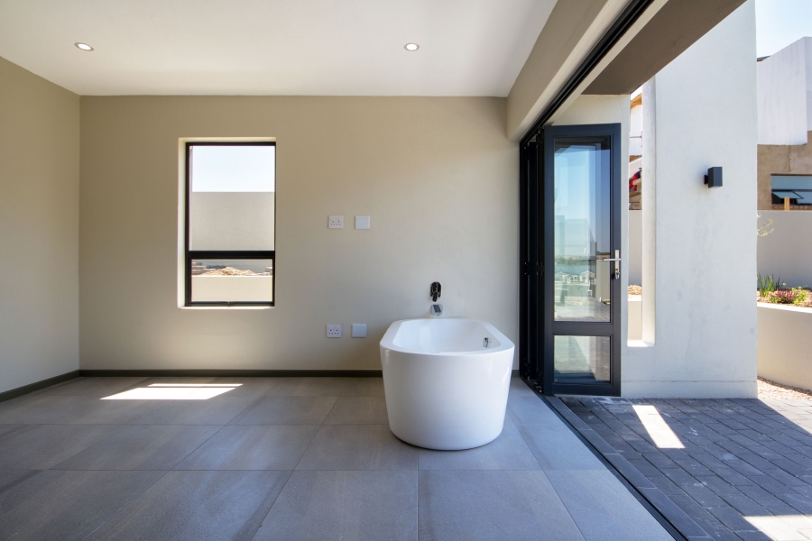 To Let 4 Bedroom Property for Rent in Waterfall Country Estate Gauteng