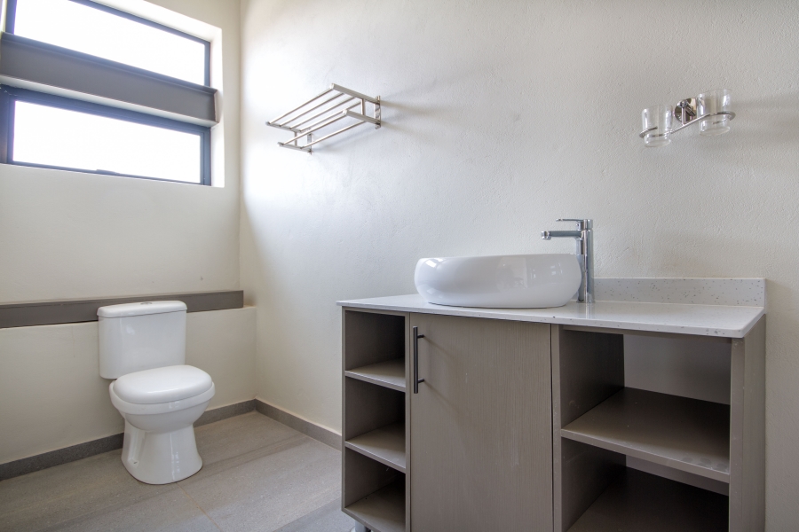 To Let 4 Bedroom Property for Rent in Waterfall Country Estate Gauteng