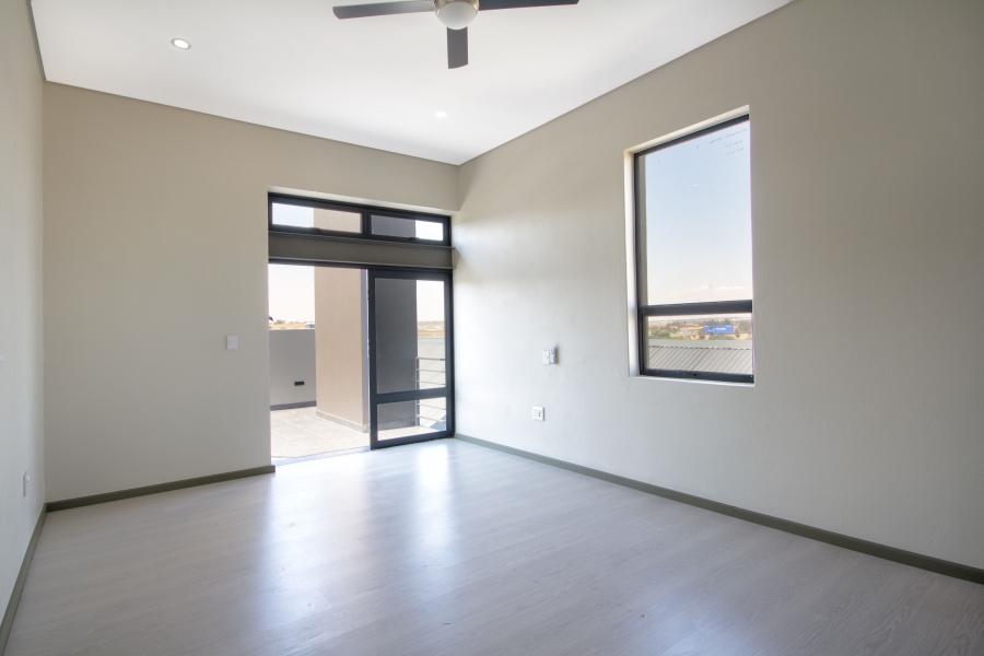 To Let 4 Bedroom Property for Rent in Waterfall Country Estate Gauteng