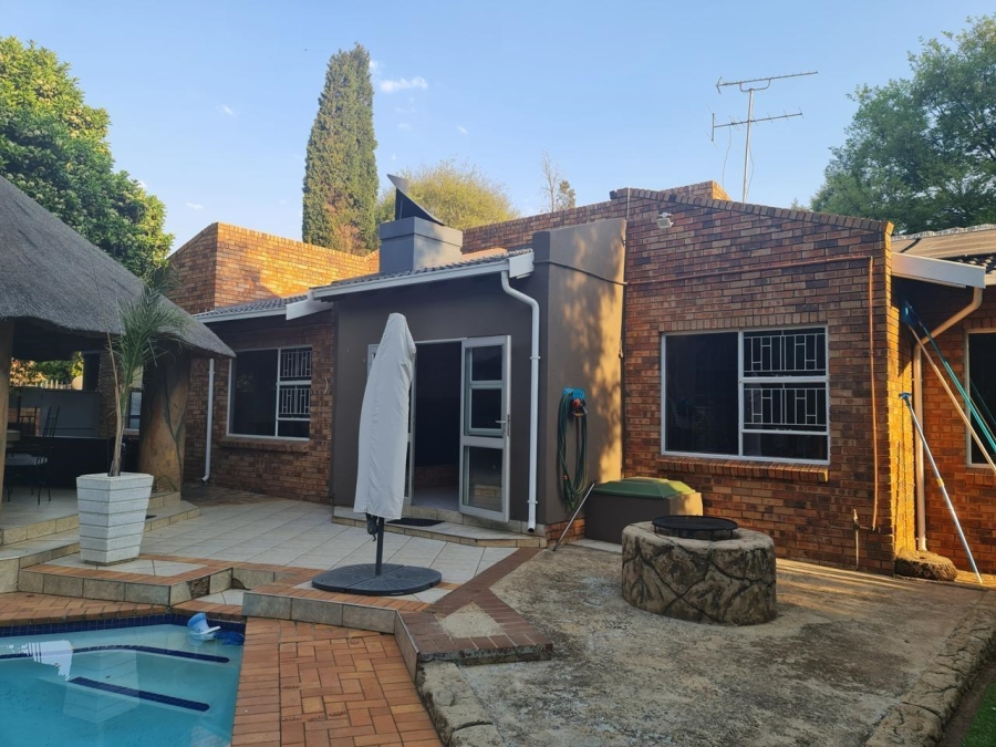 3 Bedroom Property for Sale in Sonneveld Gauteng