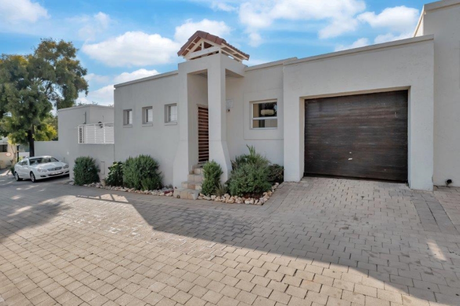 To Let 2 Bedroom Property for Rent in Morningside Gauteng
