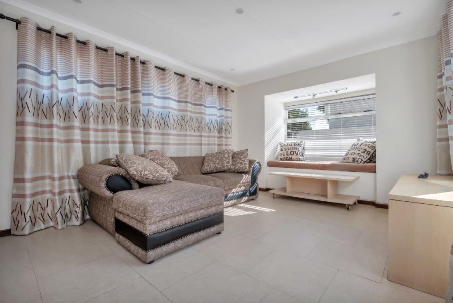 To Let 2 Bedroom Property for Rent in Morningside Gauteng