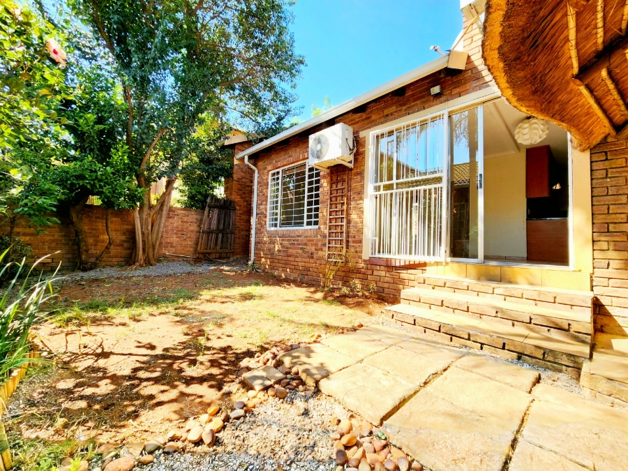 3 Bedroom Property for Sale in Wilgeheuwel Gauteng