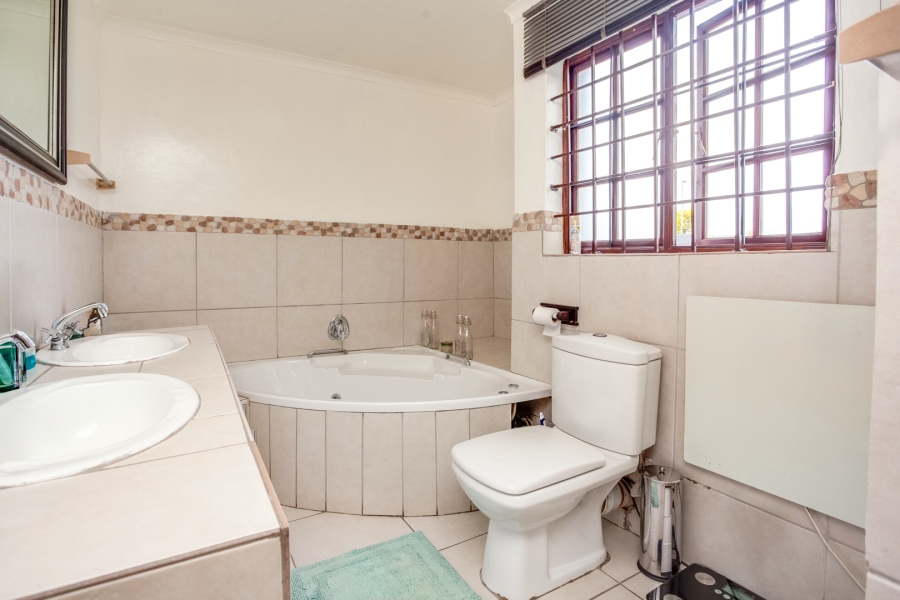 4 Bedroom Property for Sale in Paulshof Gauteng