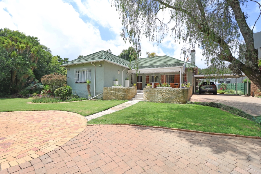 4 Bedroom Property for Sale in Waverley Gauteng