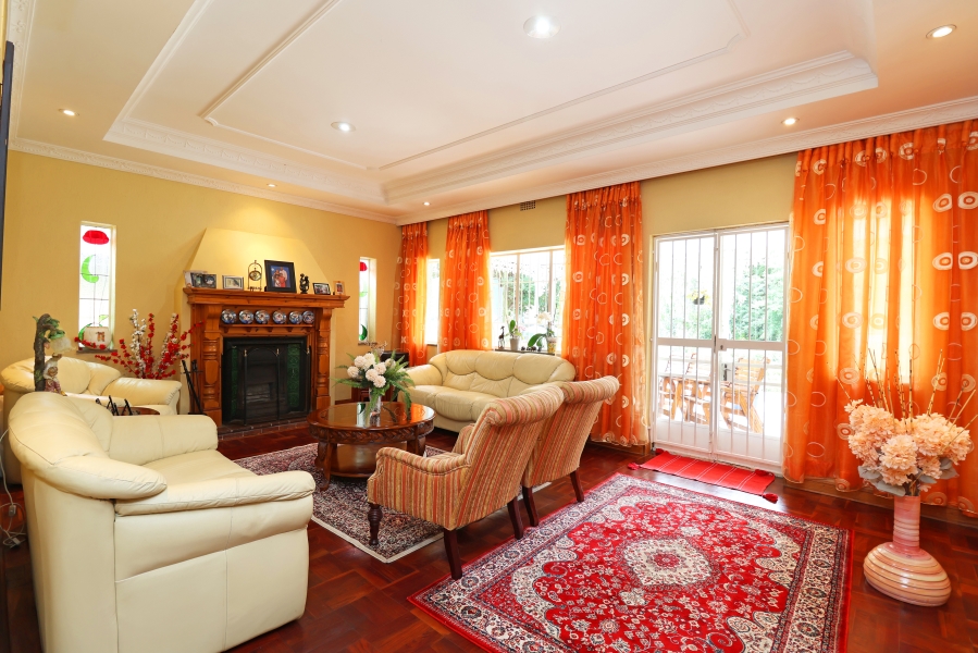 4 Bedroom Property for Sale in Waverley Gauteng
