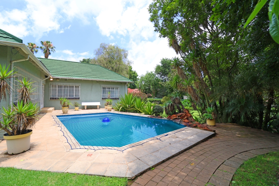 4 Bedroom Property for Sale in Waverley Gauteng