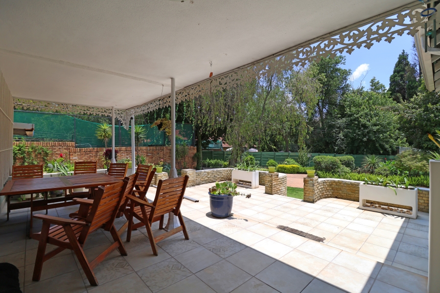 4 Bedroom Property for Sale in Waverley Gauteng