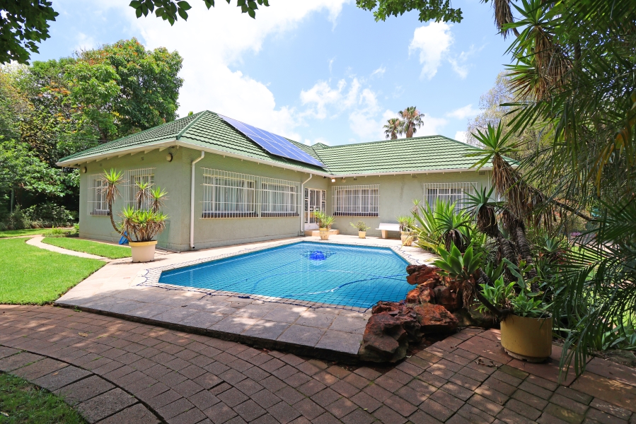 4 Bedroom Property for Sale in Waverley Gauteng