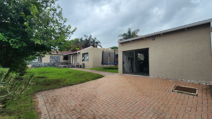 To Let 3 Bedroom Property for Rent in Edenvale Central Gauteng