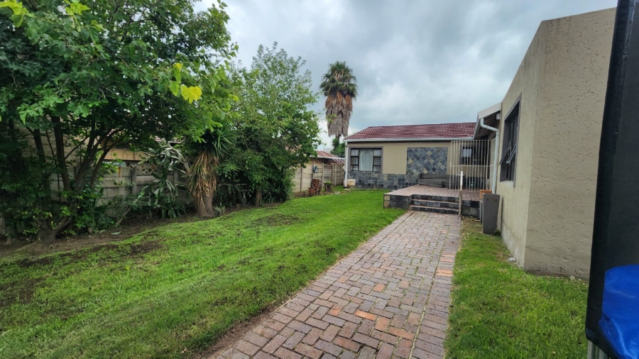 To Let 3 Bedroom Property for Rent in Edenvale Central Gauteng