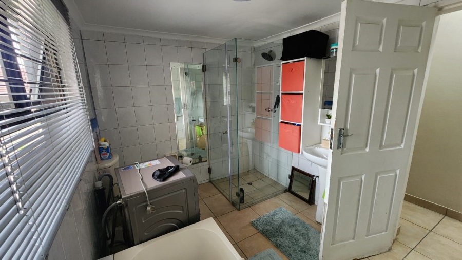 To Let 3 Bedroom Property for Rent in Edenvale Central Gauteng