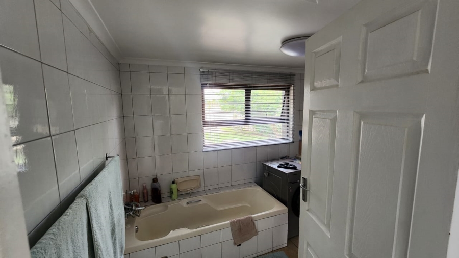 To Let 3 Bedroom Property for Rent in Edenvale Central Gauteng