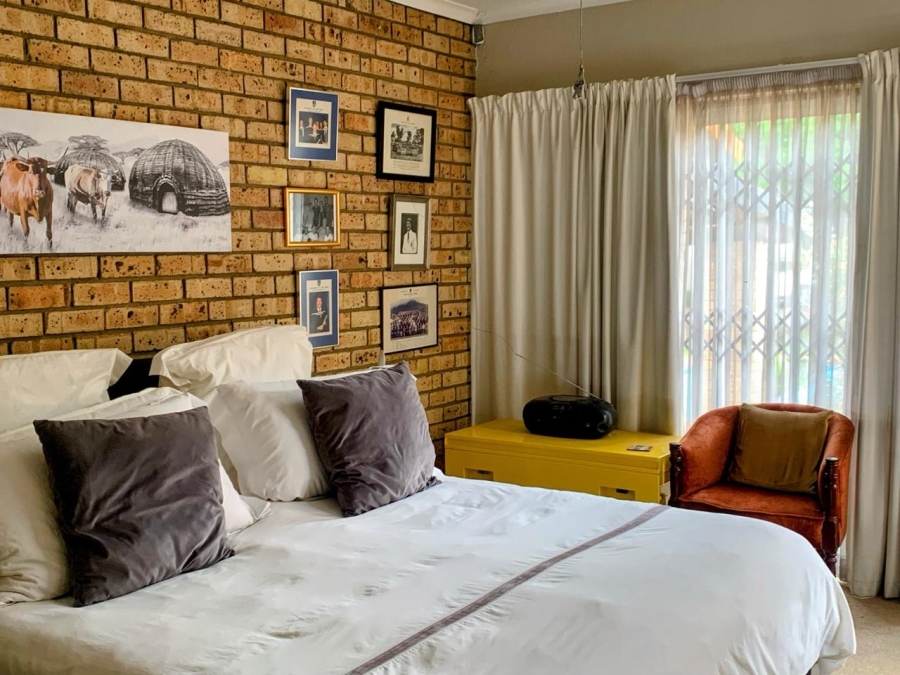 To Let 1 Bedroom Property for Rent in Sandhurst Gauteng