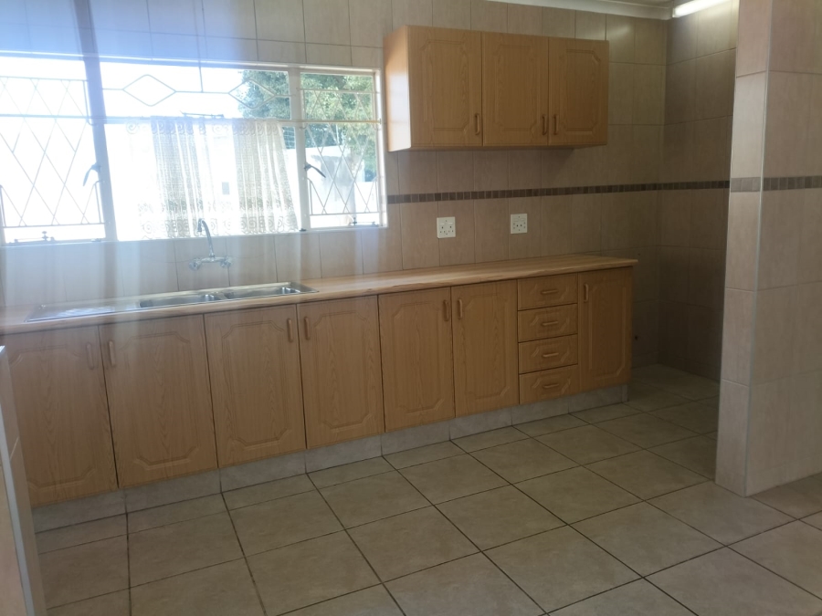 To Let 1 Bedroom Property for Rent in Northcliff Gauteng