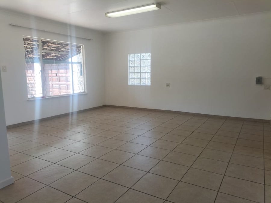 To Let 1 Bedroom Property for Rent in Northcliff Gauteng