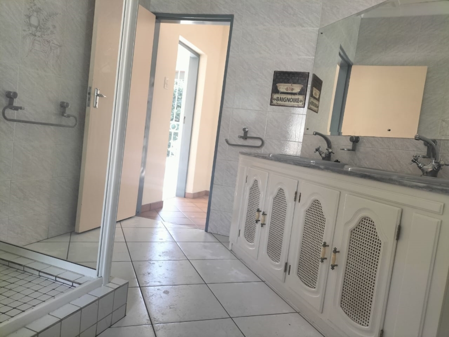 To Let 1 Bedroom Property for Rent in Northcliff Gauteng