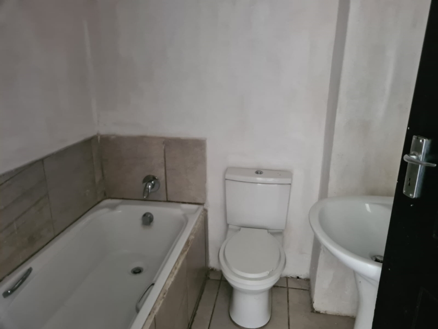 To Let 1 Bedroom Property for Rent in Discovery Gauteng