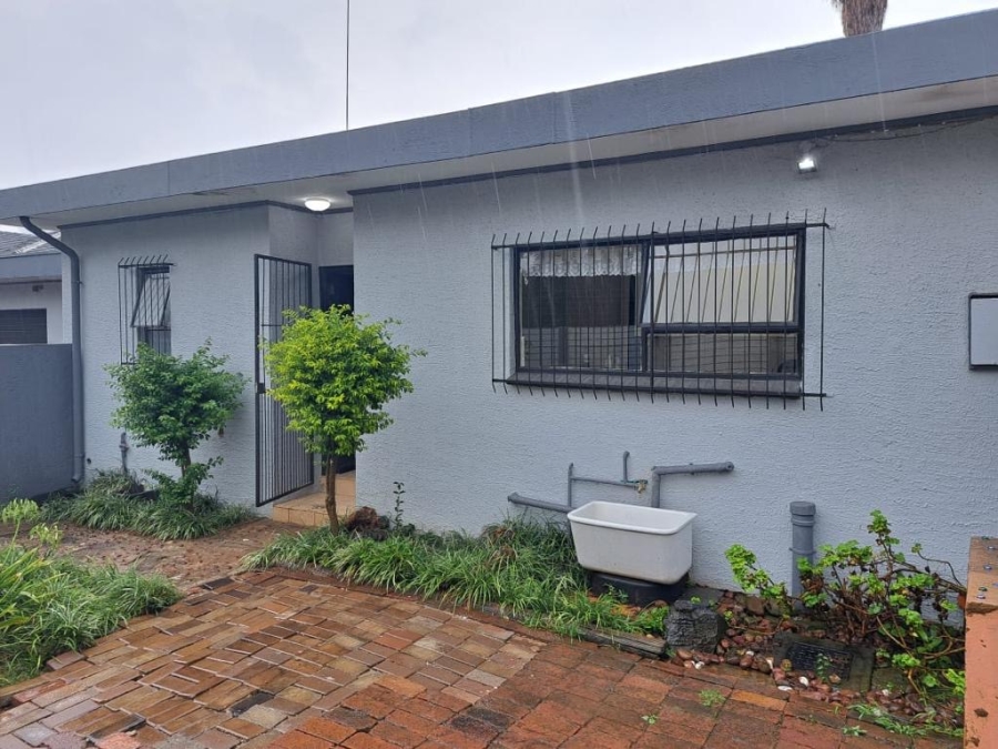 To Let 2 Bedroom Property for Rent in Elardus Park Gauteng