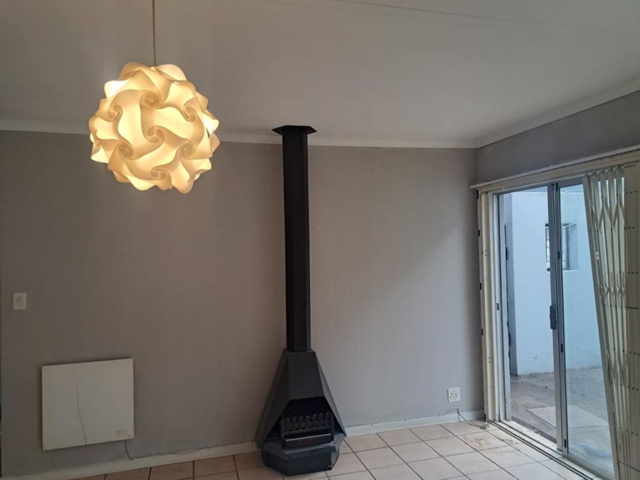 To Let 2 Bedroom Property for Rent in Elardus Park Gauteng