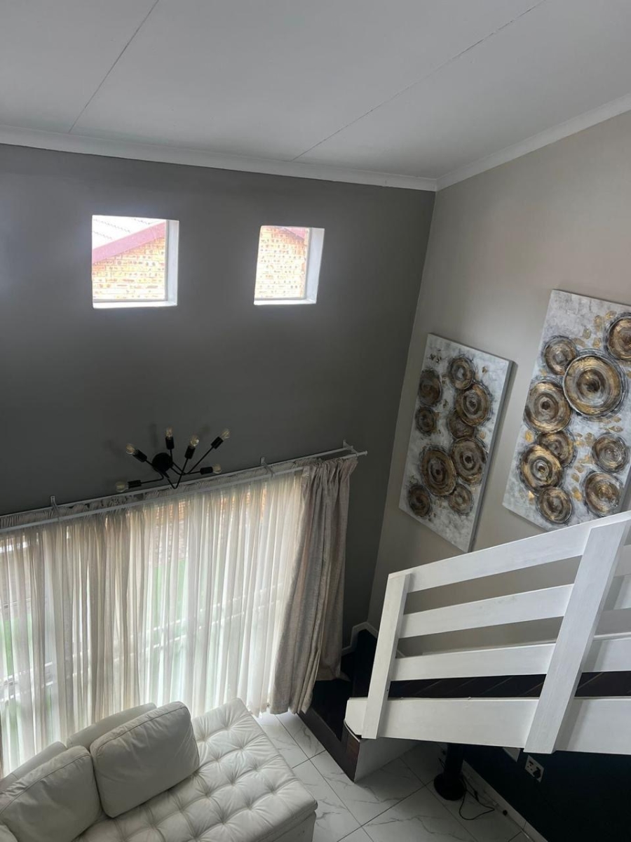 2 Bedroom Property for Sale in Honeydew Gauteng