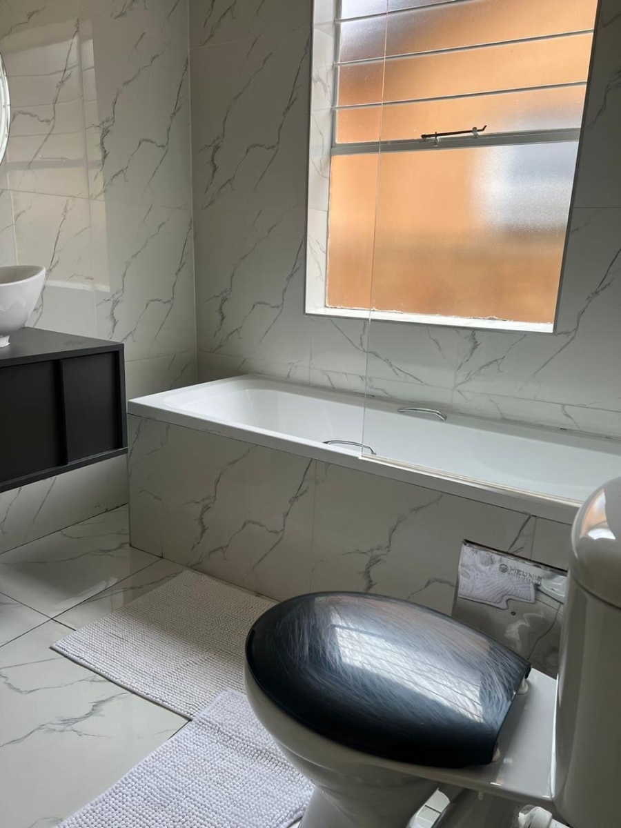 2 Bedroom Property for Sale in Honeydew Gauteng