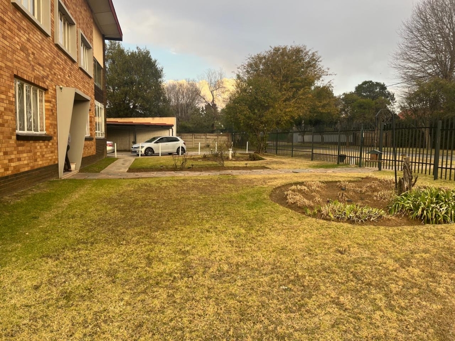 To Let 2 Bedroom Property for Rent in Selcourt Gauteng
