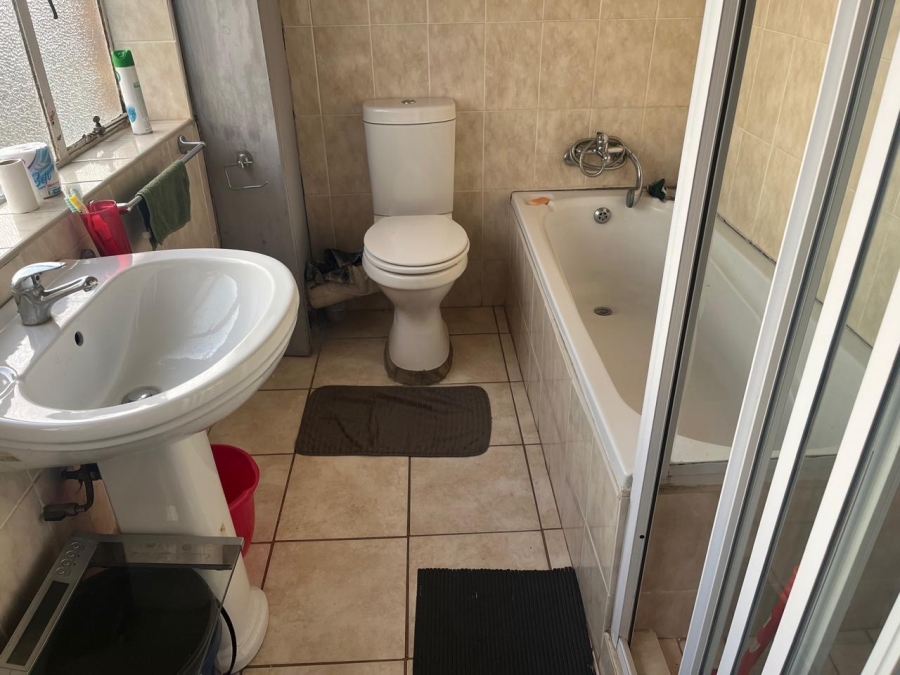 To Let 2 Bedroom Property for Rent in Selcourt Gauteng