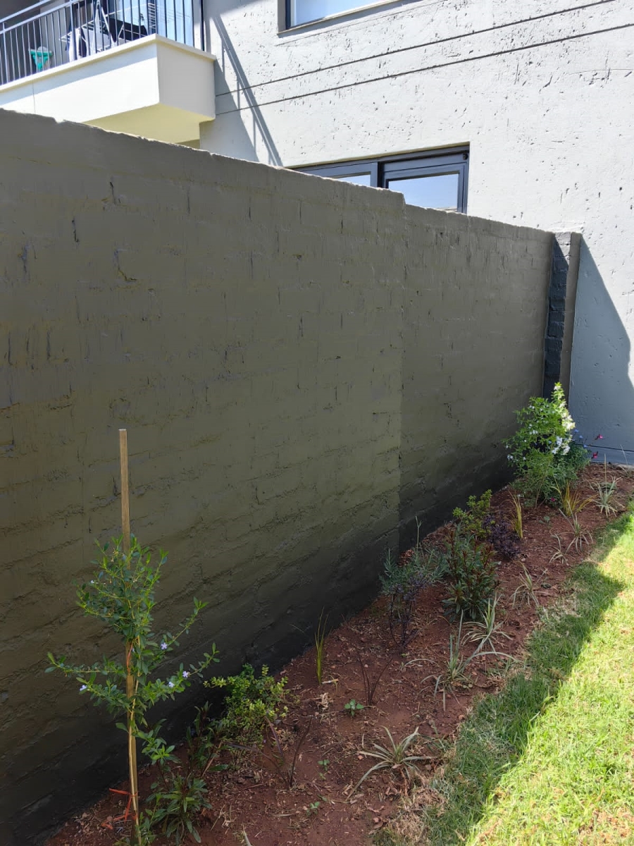 To Let 2 Bedroom Property for Rent in Waverley Gauteng