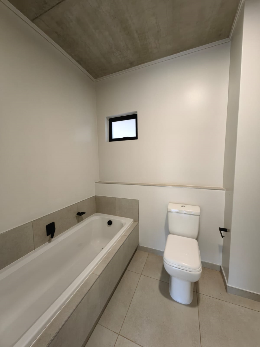 To Let 2 Bedroom Property for Rent in Waverley Gauteng