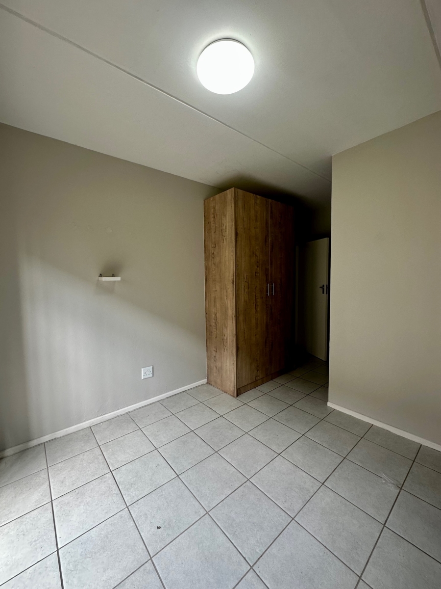 To Let 3 Bedroom Property for Rent in Kenleaf Gauteng